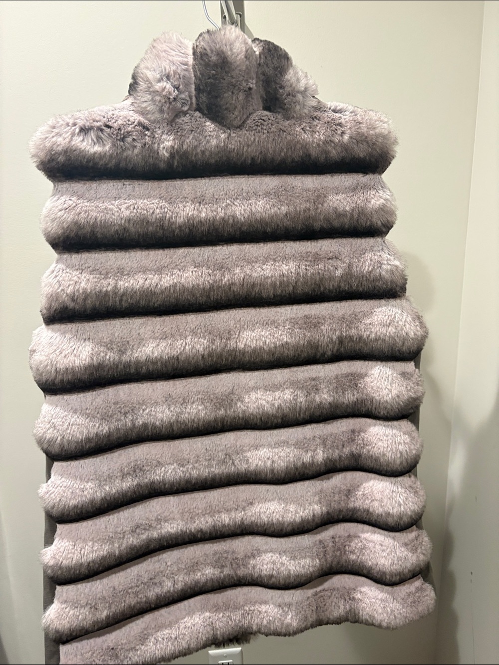 Plush Faux Fur Puffer Vest - Light Gray - Picture 6 of 8